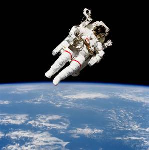 astronaut_floating_nasa